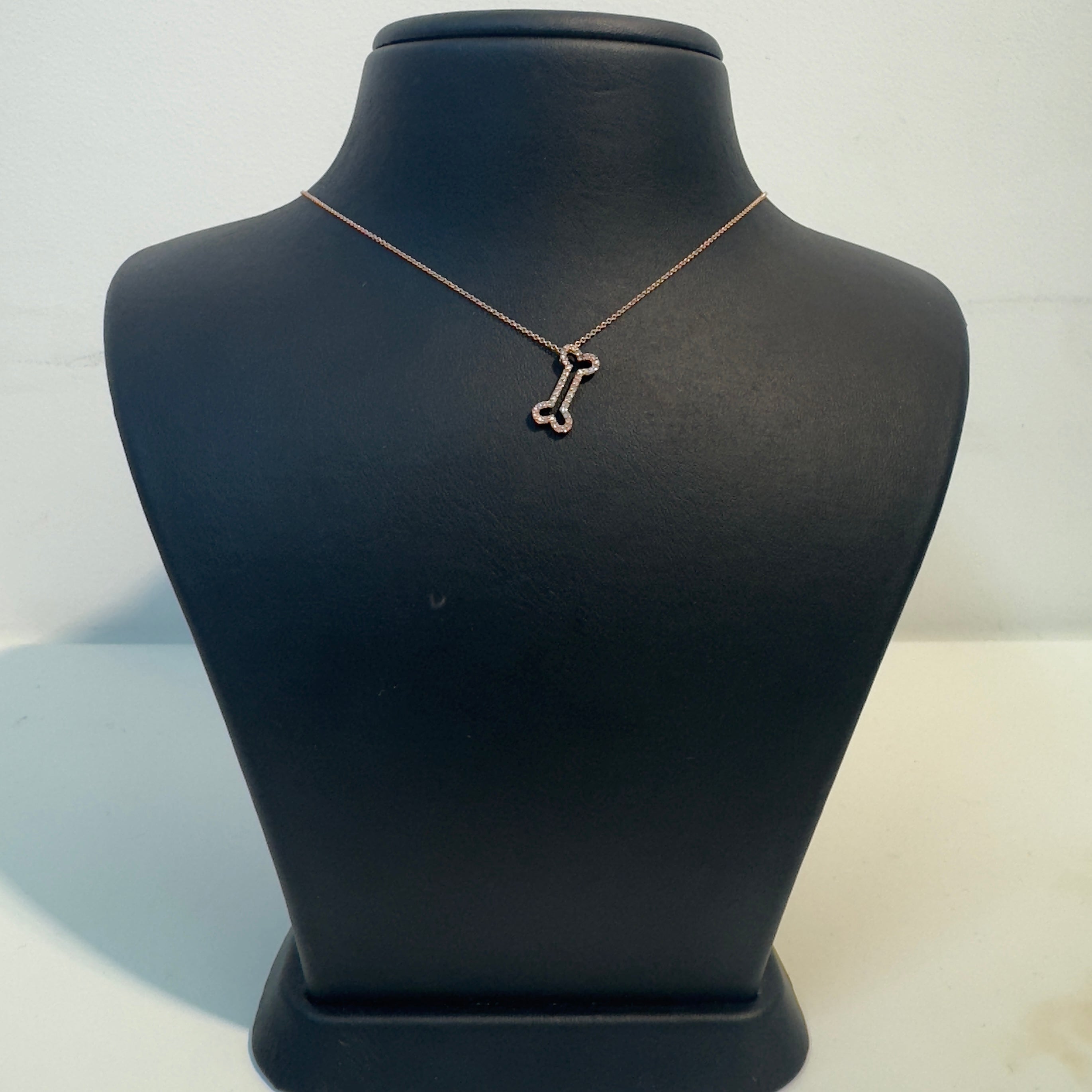 שרשרת יהלומים טבעיים 0.16 קראט בעיצוב ״עצם" צבע F ניקיון VS זהב 14K רוז גולד מק"ט 611