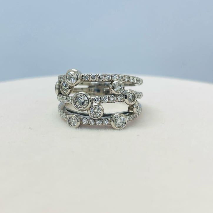 טבעת 3 שורות יהלומים טבעיים 1.10 קראט צבע E-F ניקיון VS זהב 14K לבן מק״ט 558