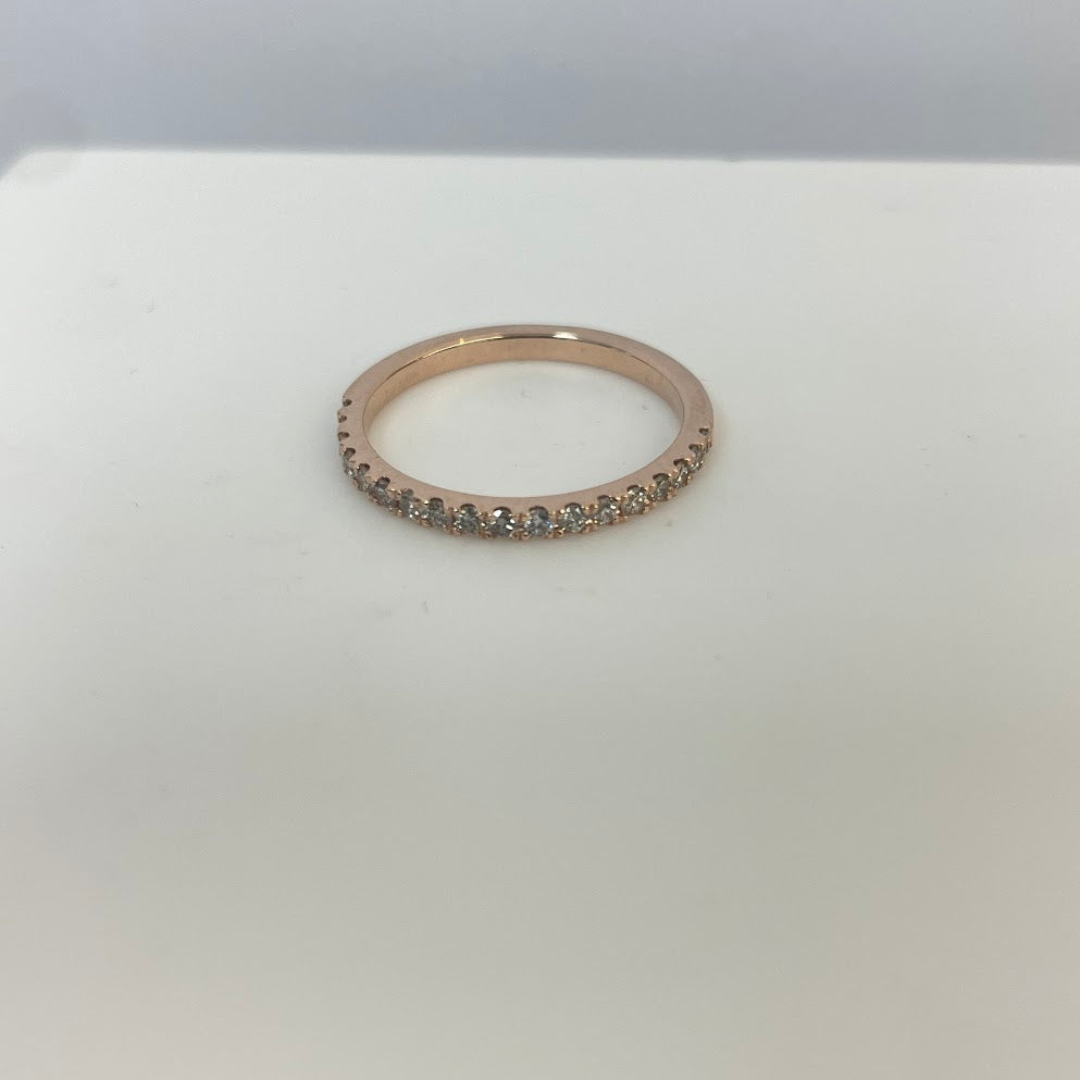 טבעת פס רוז גולד 14K משובצת 0.35 קראט יהלומים טבעיים צבע G נקיון VS