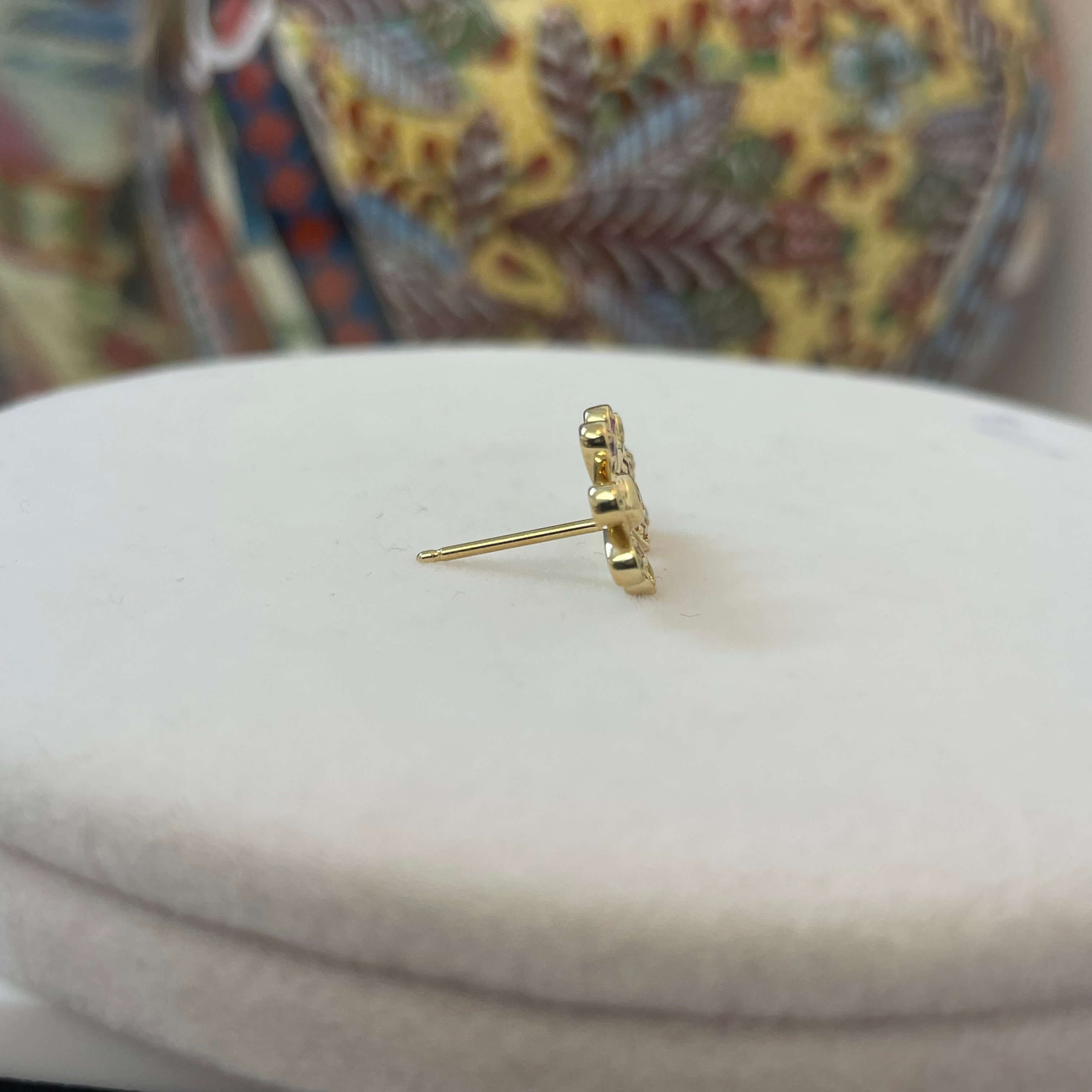 עגיל בודד 2 פרחים משובצים יהלומים ואבני חן טבעיים 0.15 קראט 14K צהוב (מגיע עם סוגר) מק"ט 726