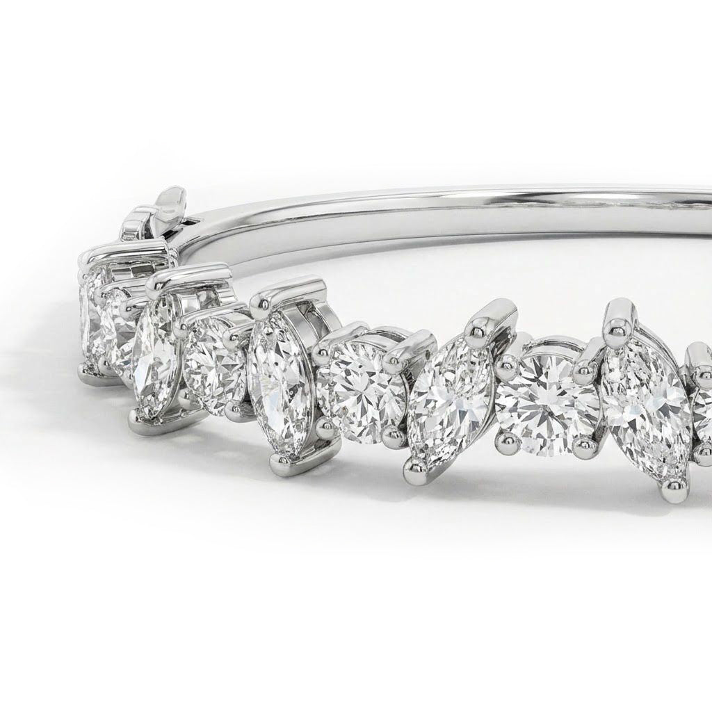 צמיד קשיח זהב לבן 14K משובץ 4.15 קראט יהלומים טבעיים צבע F נקיון VS מק"ט 404