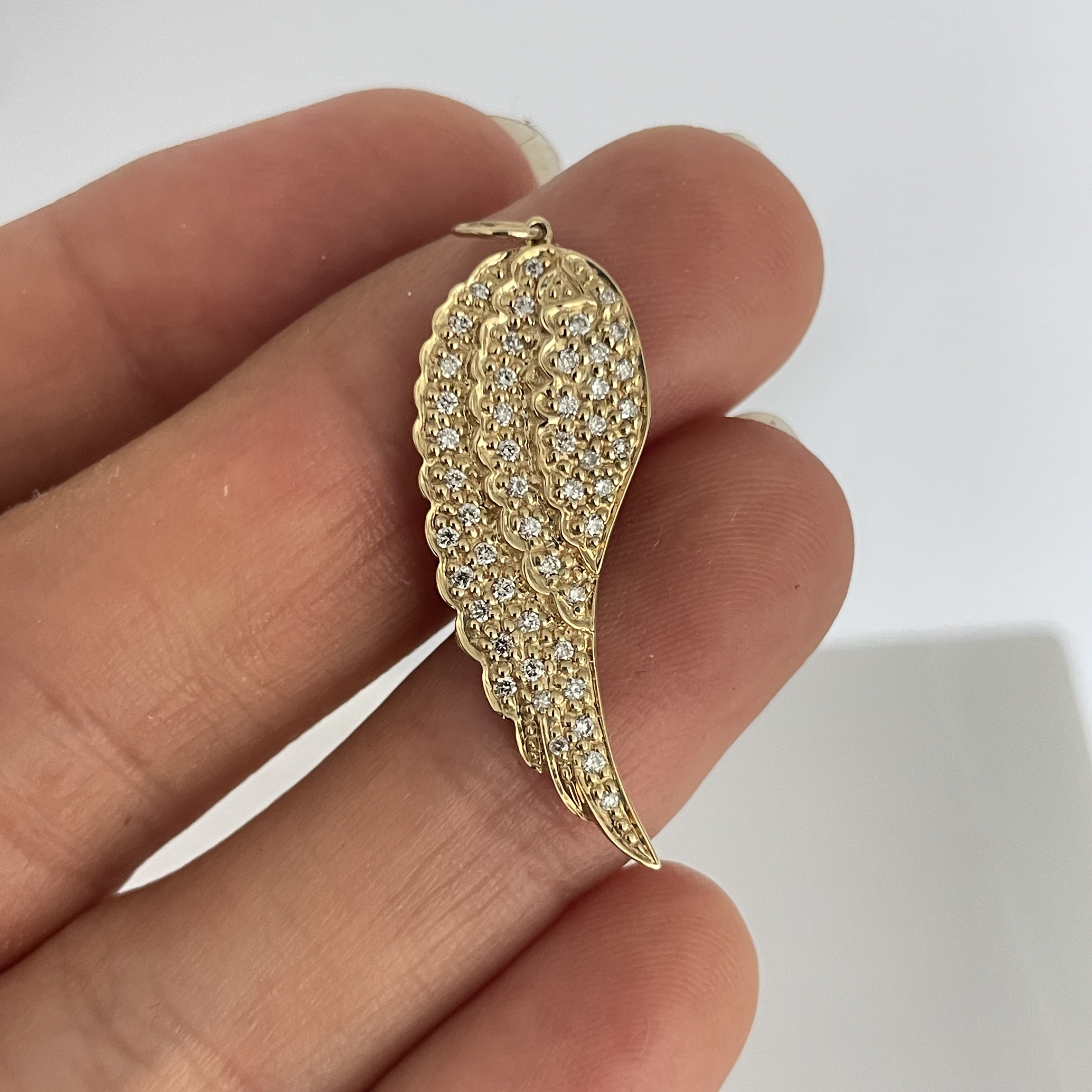תליון יהלומים טבעיים בצורת כנף מלאך 0.29 קראט זהב צהוב 14K מק״ט 635