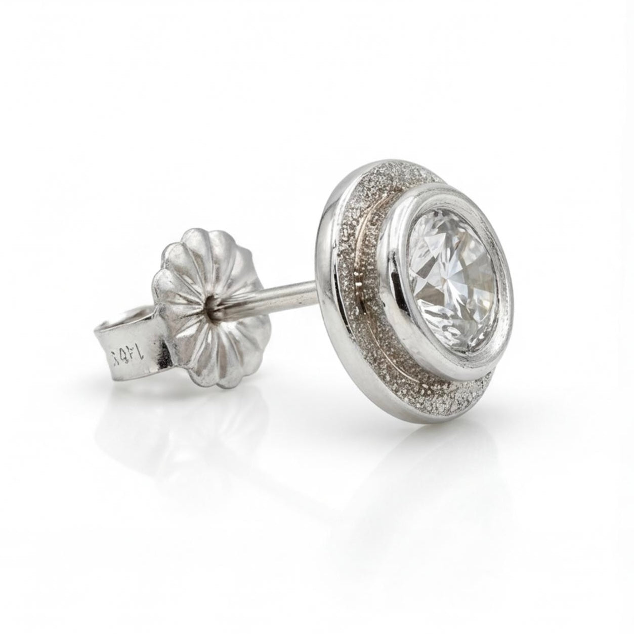 עגילים צמודים זהב 14K לבן יהלומים טבעיים 0.80 קראט מק״ט 993