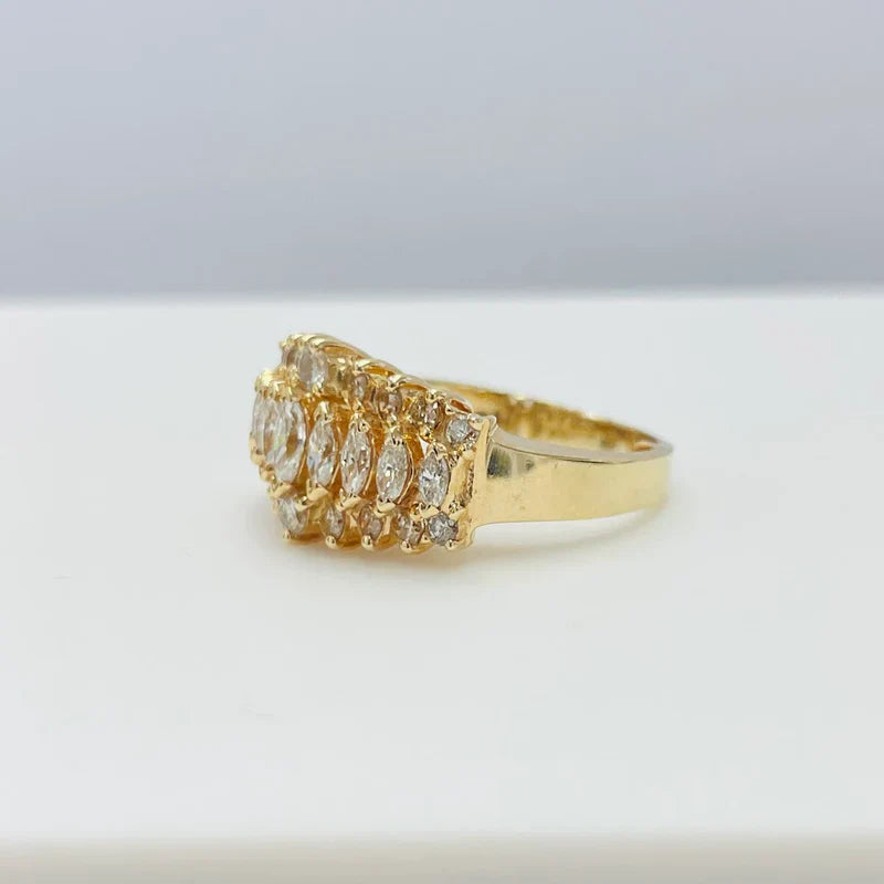 טבעת זהב צהוב 14K משובצת יהלומים טבעיים מרקיזות ועגולות 1.00 קראט צבע F נקיון VS מק"ט 449