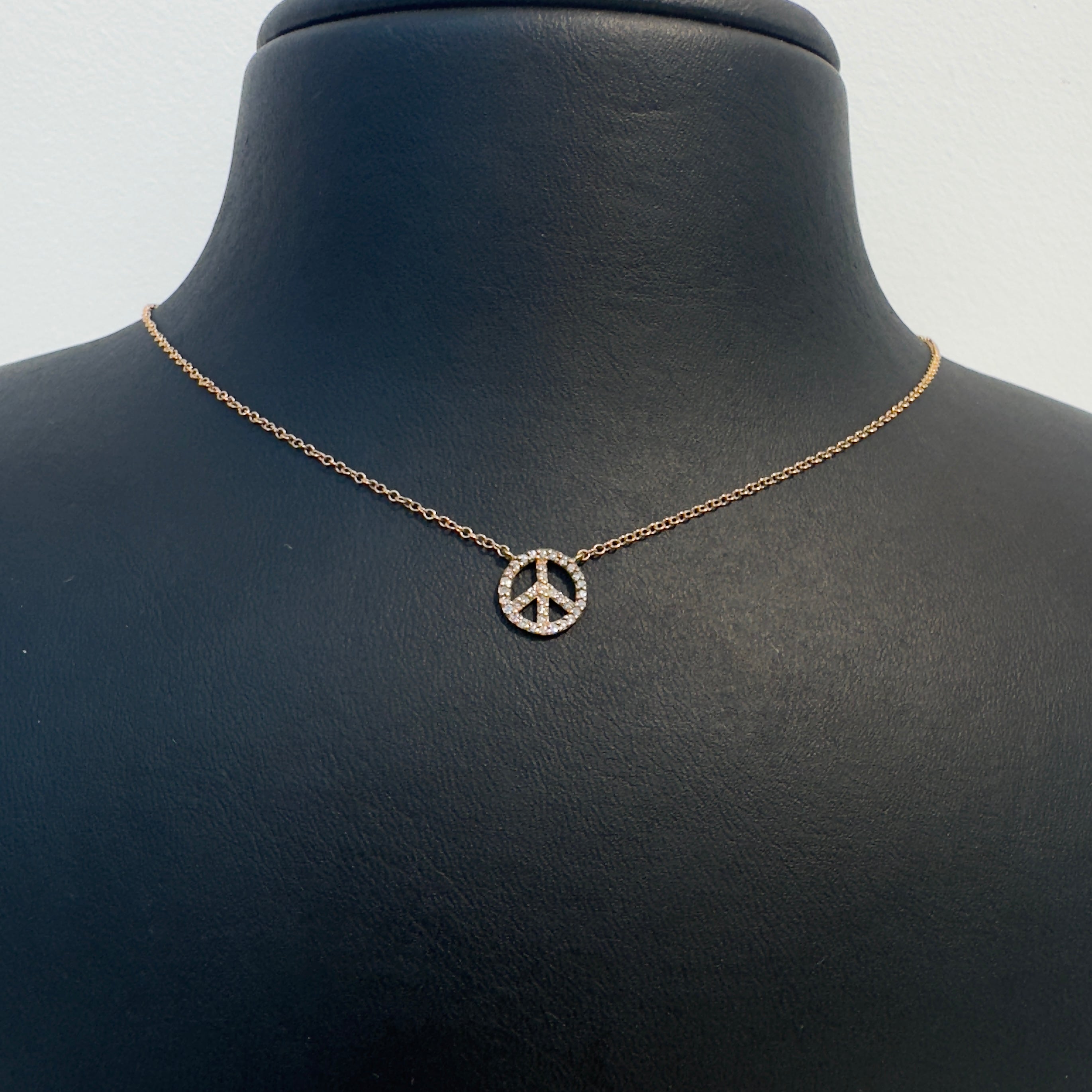 שרשרת יהלומים טבעיים 0.12 קראט בעיצוב ״Peace" צבע F ניקיון SI זהב 14K רוז גולד מק"ט 609