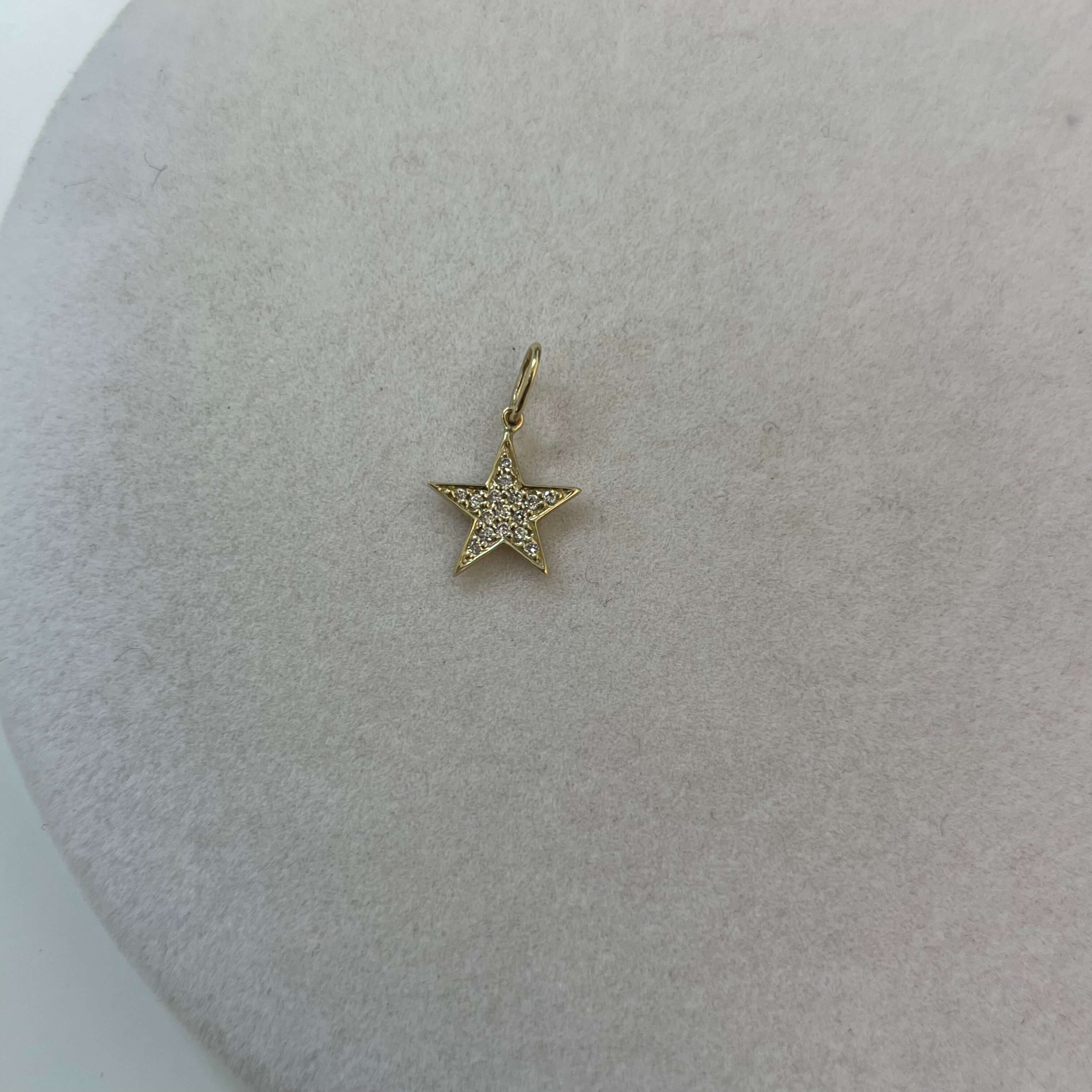 תליון כוכב יהלומים טבעיים 0.05 קראט צבע F ניקיון VS-SI זהב 14K צהוב מק״ט 721