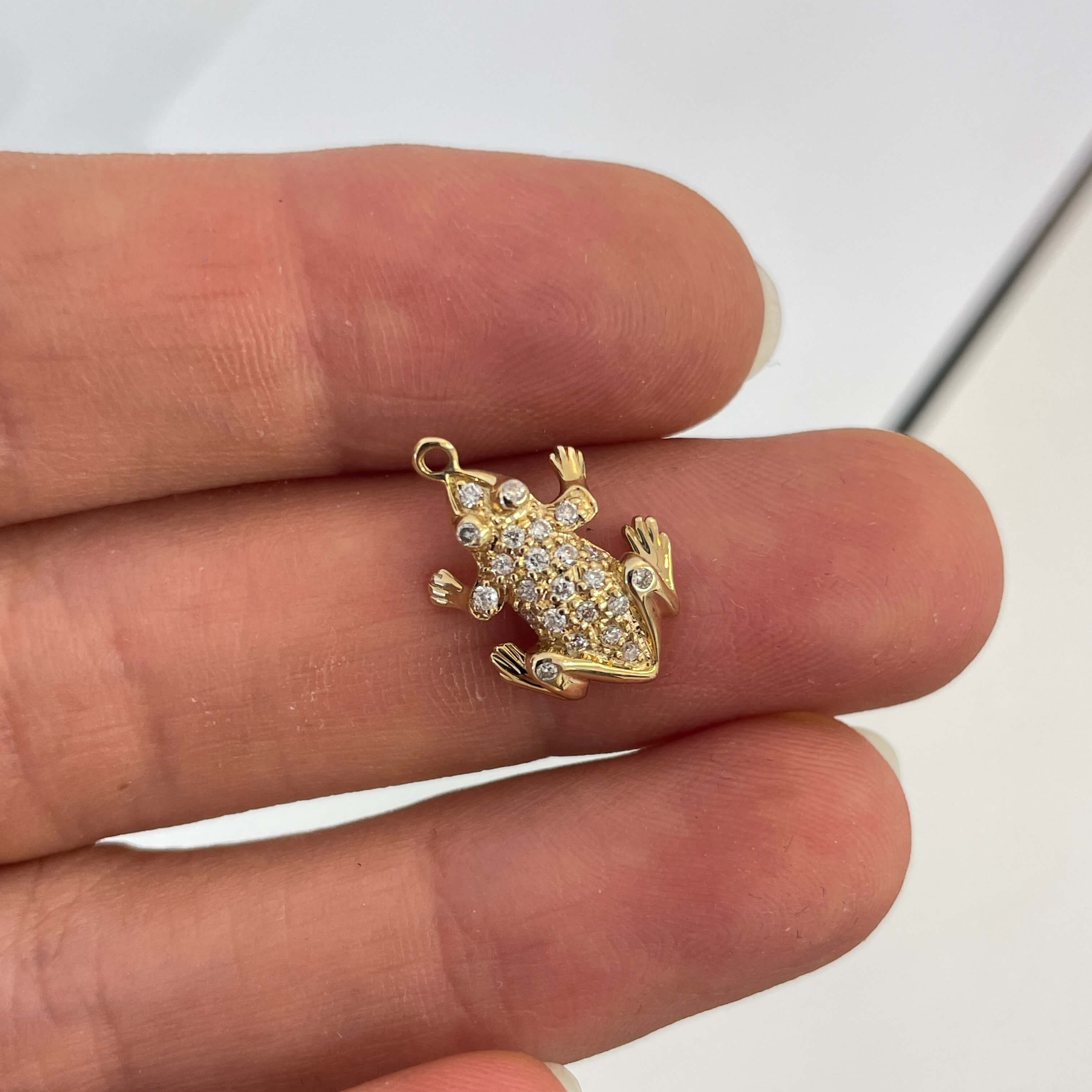 תליון יהלומים בצורת צפרדע 0.17 קראט צבע F ניקיון VS-SI זהב 14K מק״ט 645