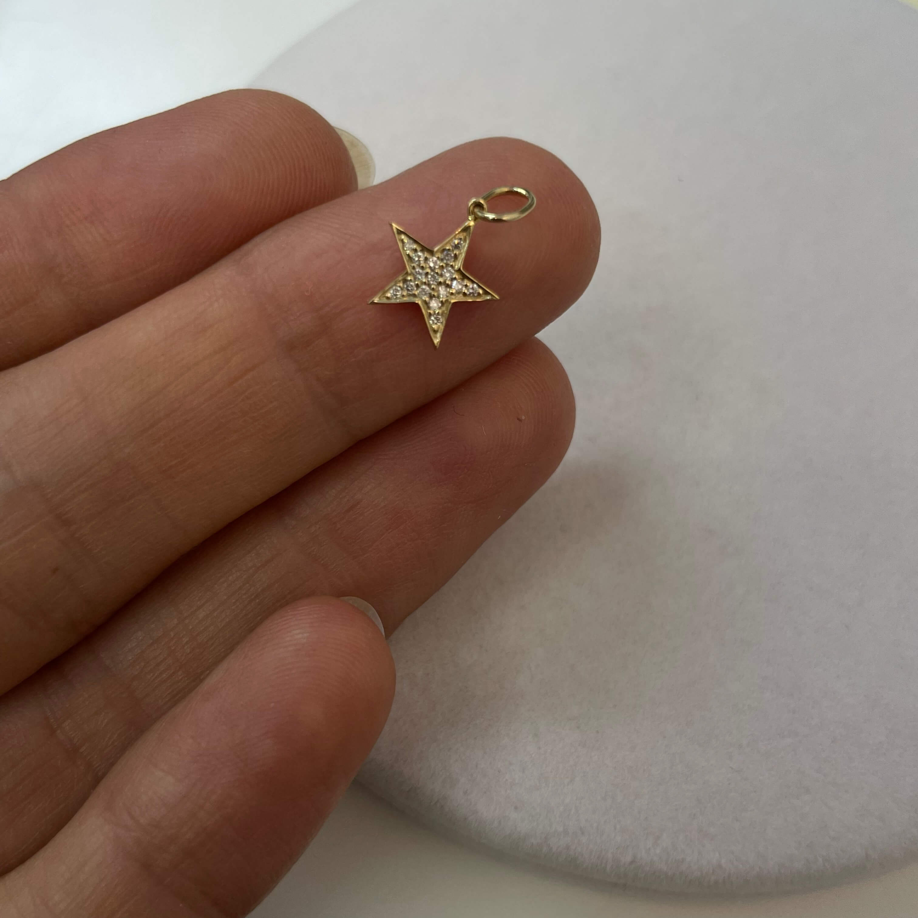 תליון כוכב יהלומים טבעיים 0.05 קראט צבע F ניקיון VS-SI זהב 14K צהוב מק״ט 711