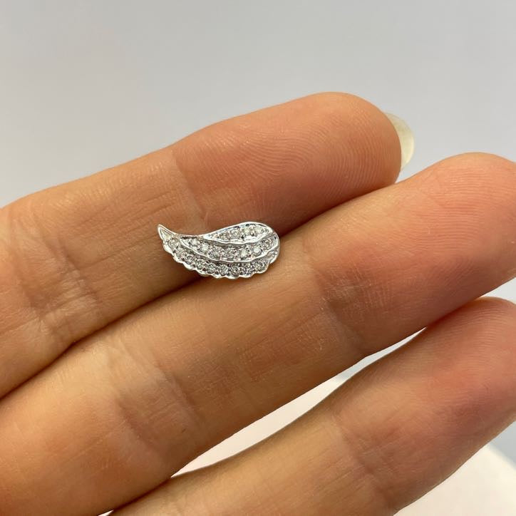 עגיל יהלומים טבעיים בודד בצורת כנף מלאך 0.10 קראט צבע F ניקיון VS זהב 14K לבן (העגיל מגיע עם סוגר) מק״ט 620