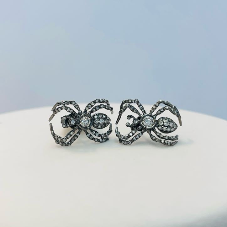 עגילי יהלומים טבעיים בעיצוב עכביש 0.64 קראט צבע F ניקיון VS זהב 14K ברודיום שחור מק"ט 615