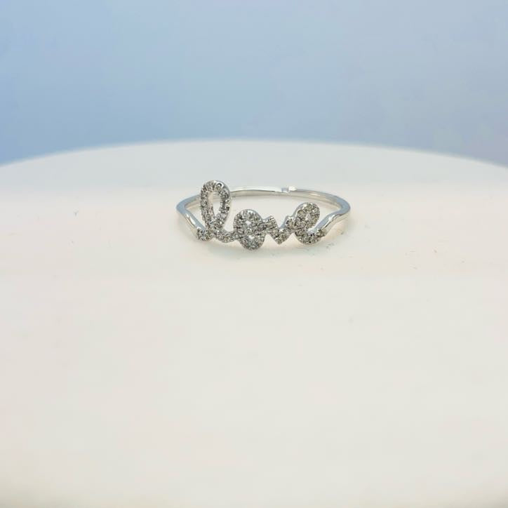 טבעת יהלומים טבעיים 0.10 קראט "Love" צבע F ניקיון VS זהב לבן 14K מק"ט 605