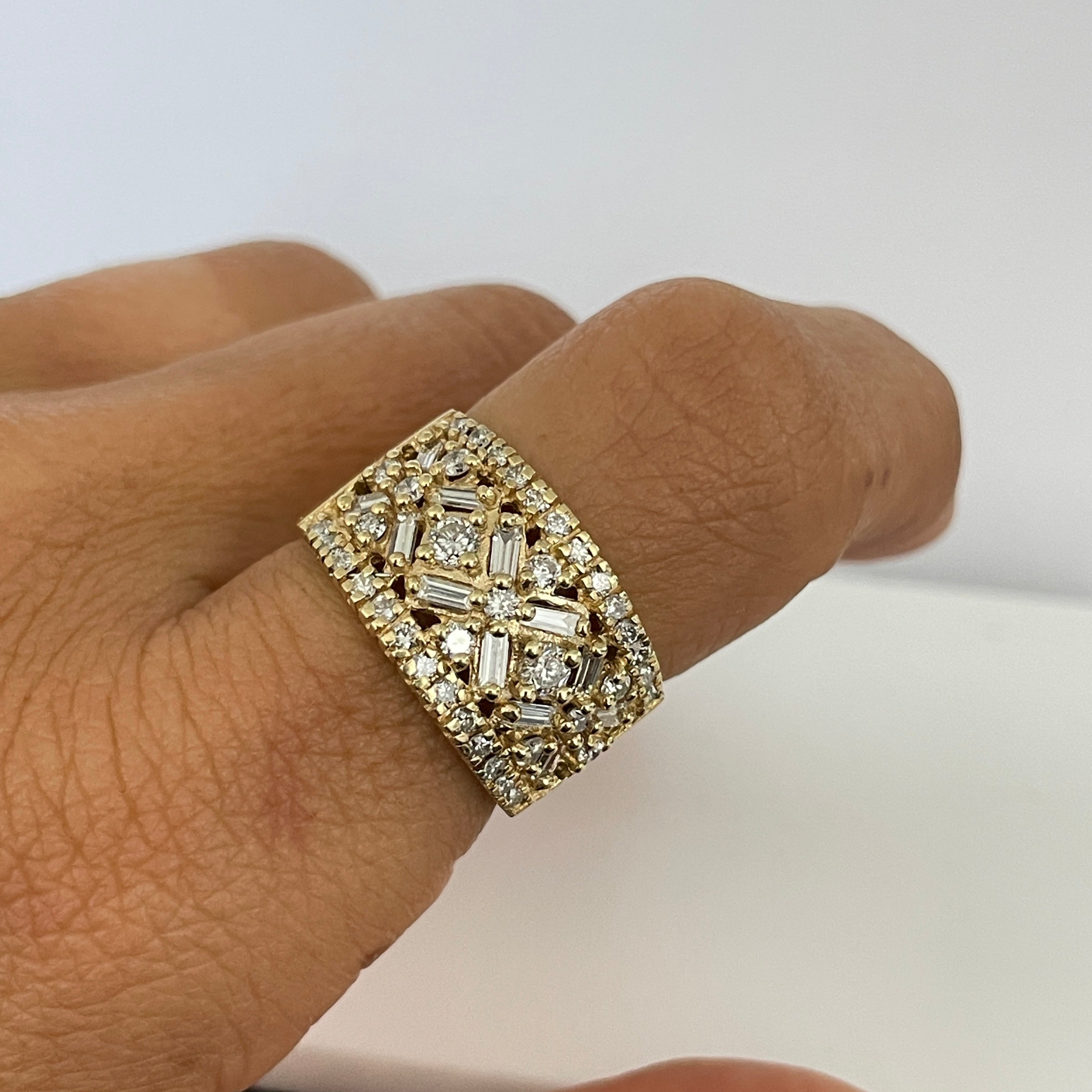 טבעת וינטג' משולבת יהלומי בגטים ועגולים טבעיים 1.10 קראט צבע F ניקיון VS זהב 14K צהוב מק"ט 536