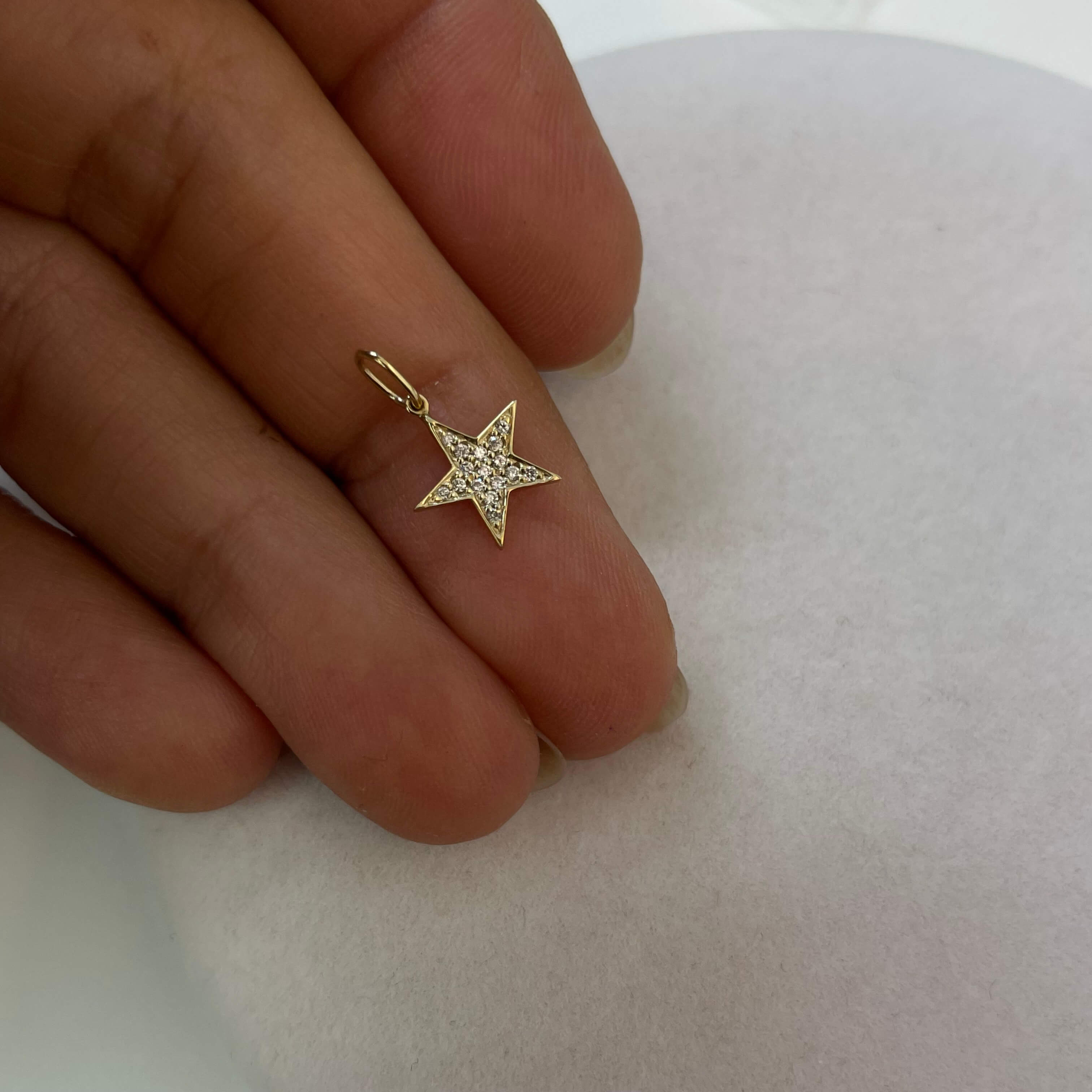 תליון כוכב יהלומים טבעיים 0.05 קראט צבע F ניקיון VS-SI זהב 14K צהוב מק״ט 721