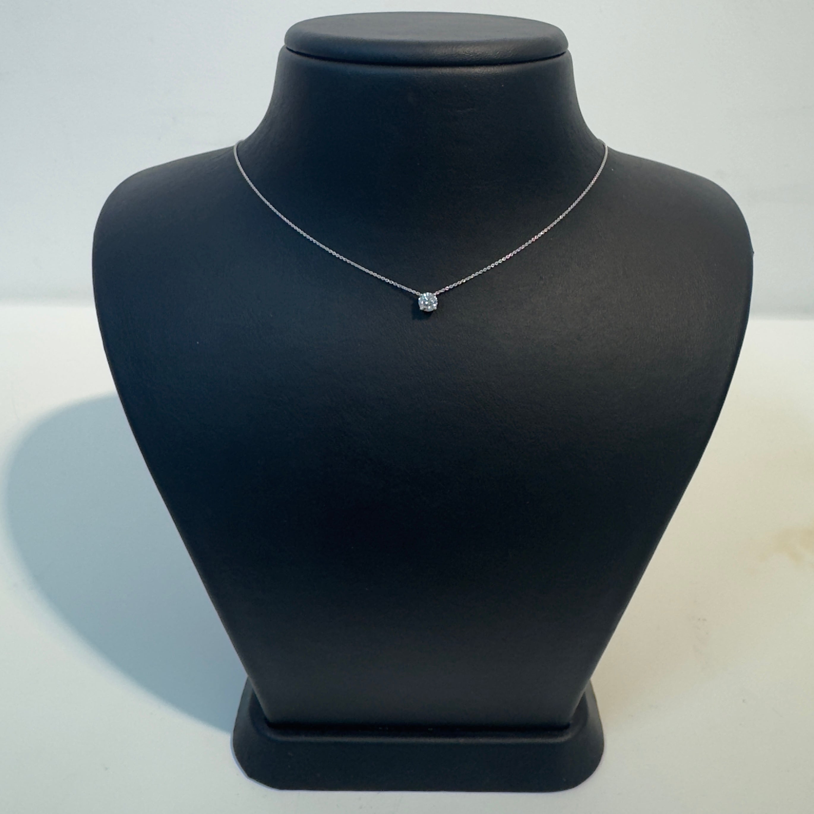 שרשרת יהלום סוליטר טבעי 0.30 קראט צבע F ניקיון VS זהב 14K לבן מק"ט 625