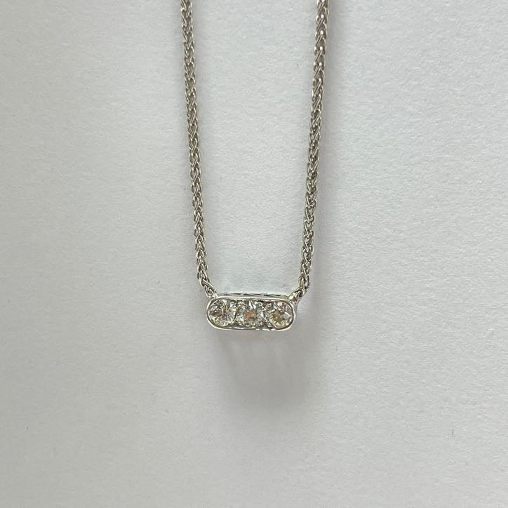 שרשרת עם תליון 3 יהלומים טבעיים 0.55 קראט צבע F ניקיון VS-SI זהב 14K לבן מק״ט 583