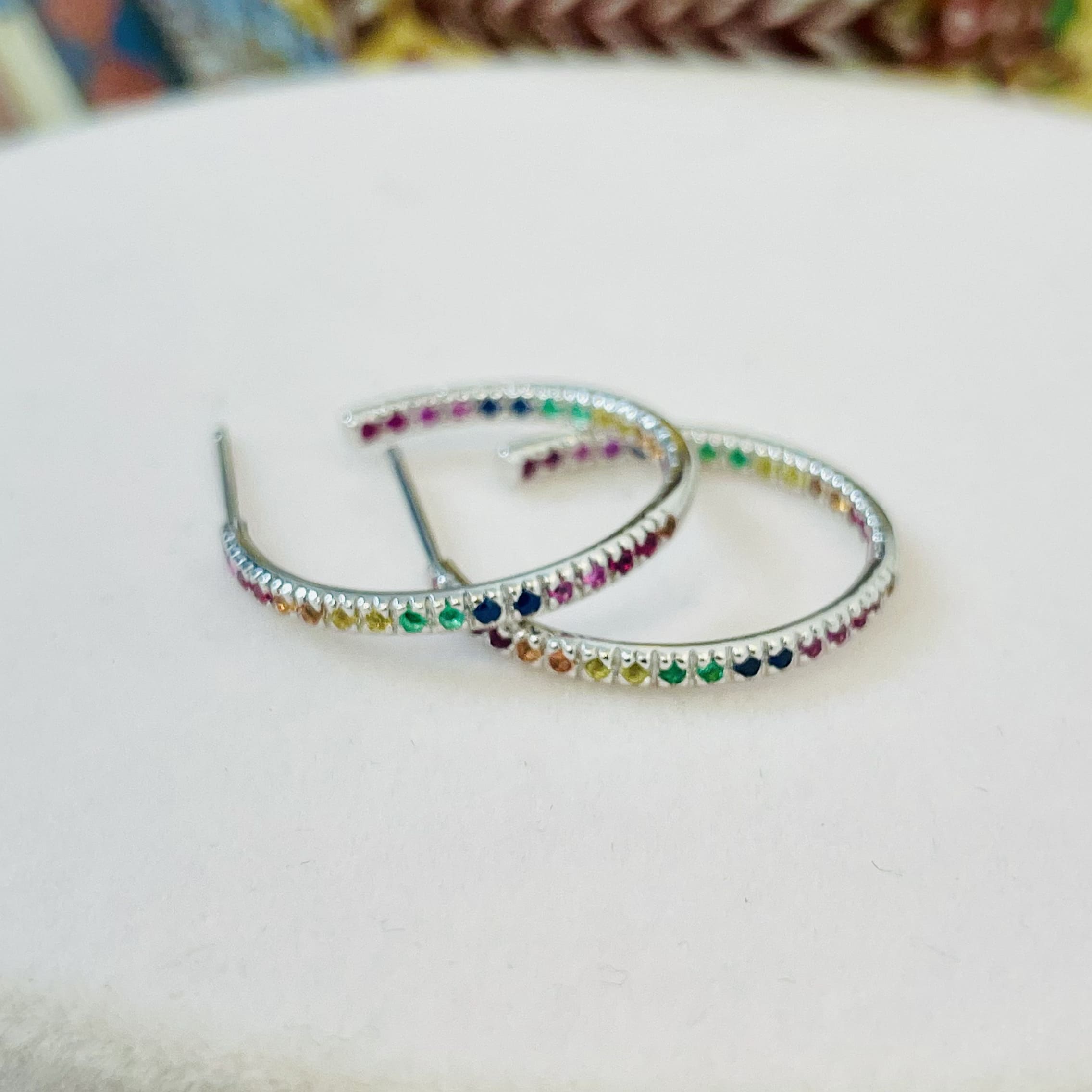 עגילים חישוק משובצים אבני חן צבעוניות טבעיות 0.46 קראט זהב 14K לבן מק"ט 792