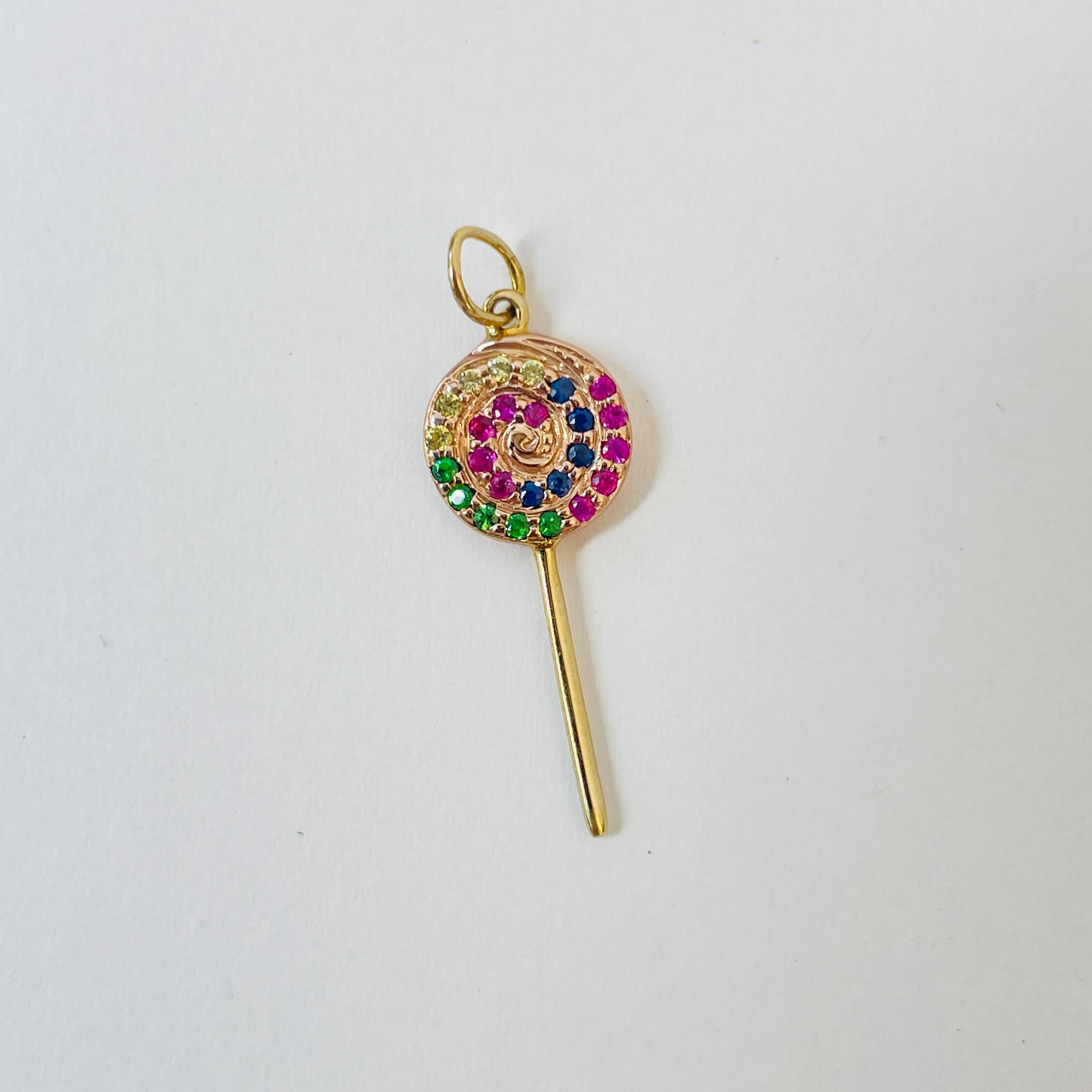 תליון צורת סוכריה משובץ ספירים צבעוניות טבעיות 0.15 קראט זהב 14K צהוב מק״ט 641