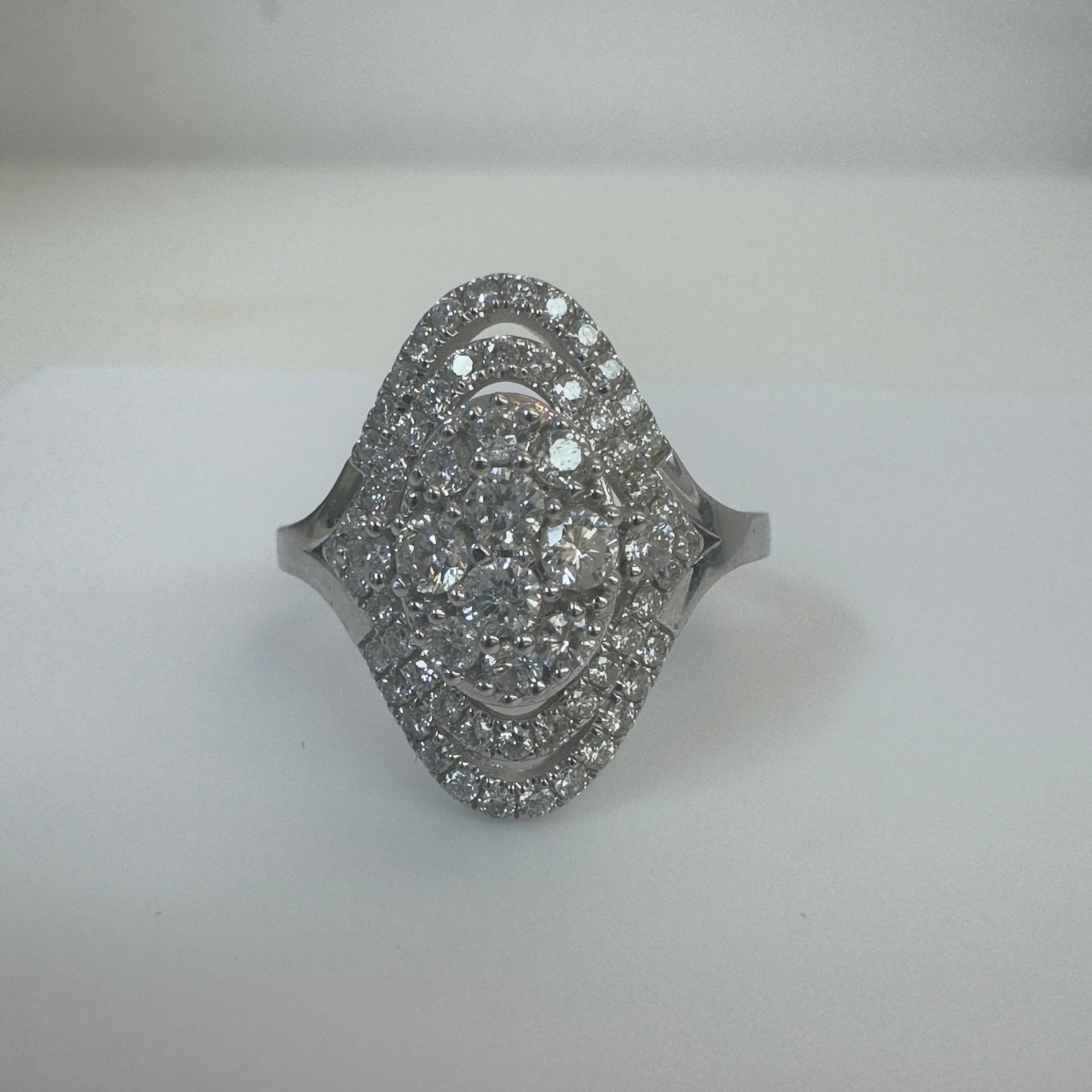 טבעת יהלומים טבעיים גדולה 1.00 קראט צבע D ניקיון VS זהב 14K לבן מק"ט 274